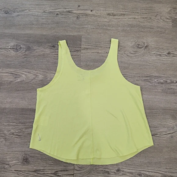 Nike Women Dry Fit Tank Top Size Medium - Picture 8 of 9